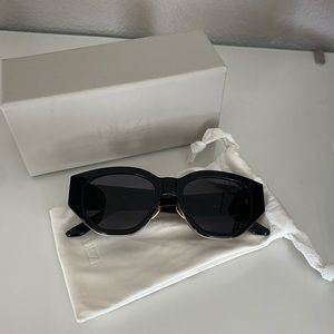 Dezi Charge It Sunglasses